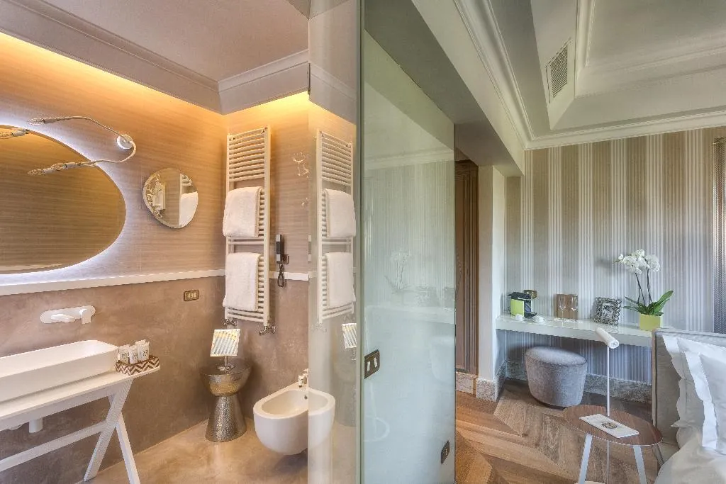 DOUBLE EXECUTIVE Room, Palazzo Manfredi-Small Luxury Hotels of the World, Rome