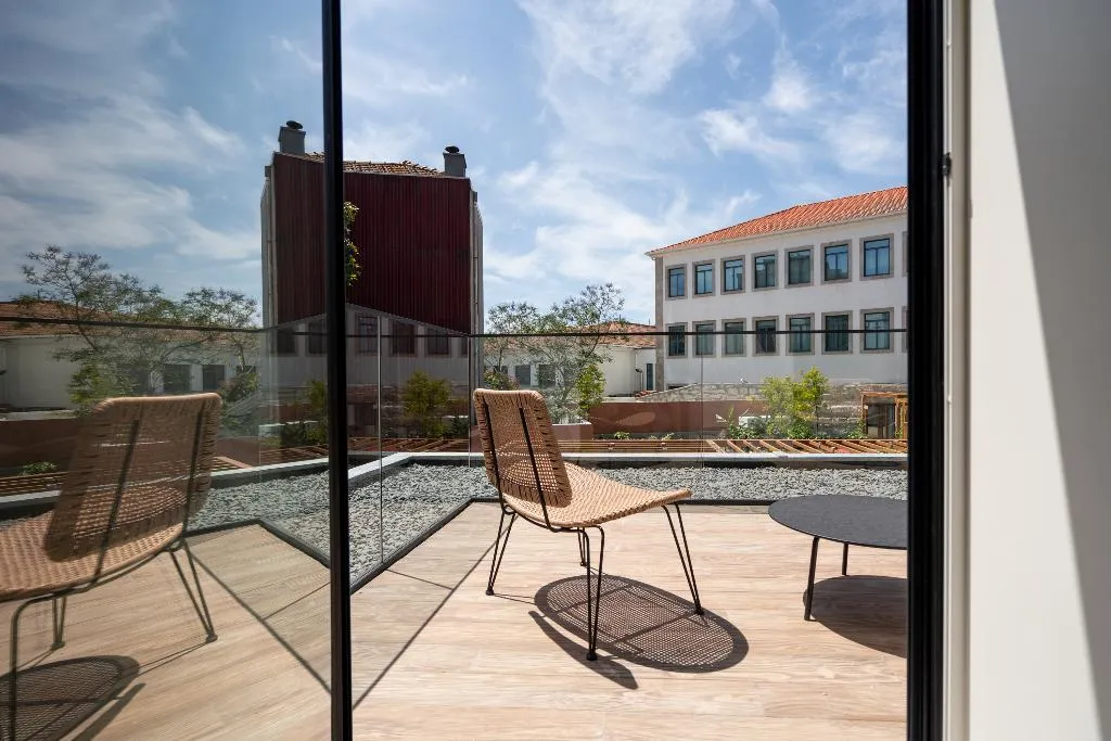 SUITE CAPACITY 1 Room, The Editory Garden Baixa Porto Hotel, Porto