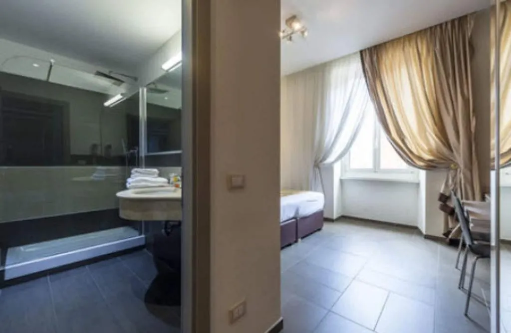 DOUBLE STANDARD Room, California, Rome