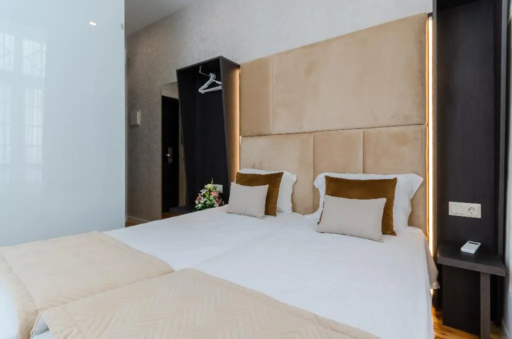 DOUBLE SUPERIOR Room, Hotel Duas Nacoes, Lisbon