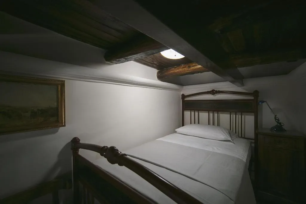 Room, Area Angioina Suites, Naples