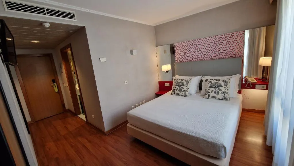DOUBLE ECONOMY Room, 3K Madrid, Lisbon