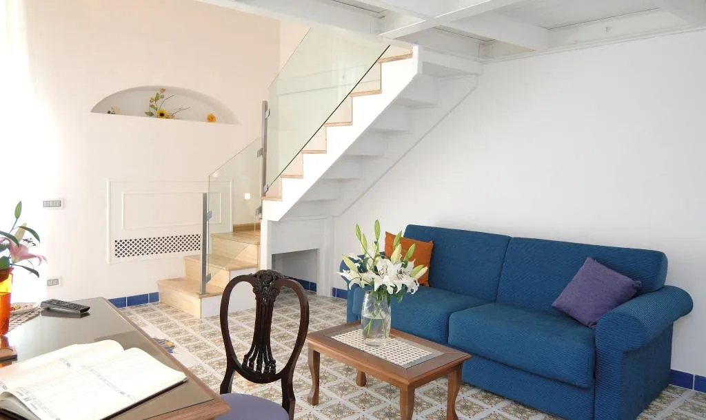 Room, Residenza Luce, Naples