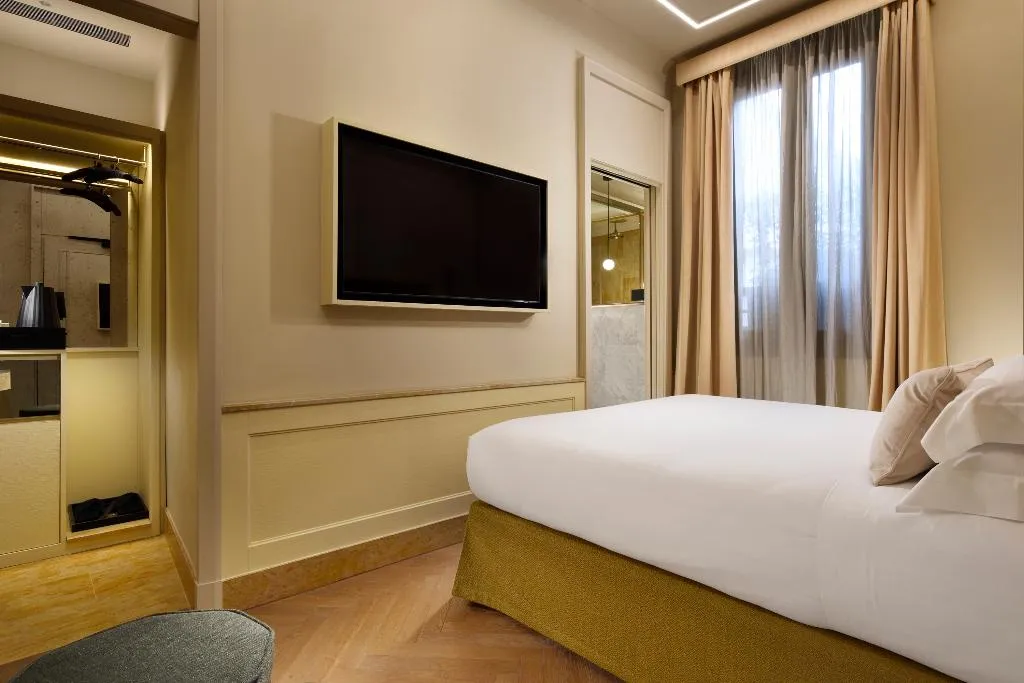 DOUBLE SINGLE USE ECONOMY Room, Floren Luxury Hotel, Florence