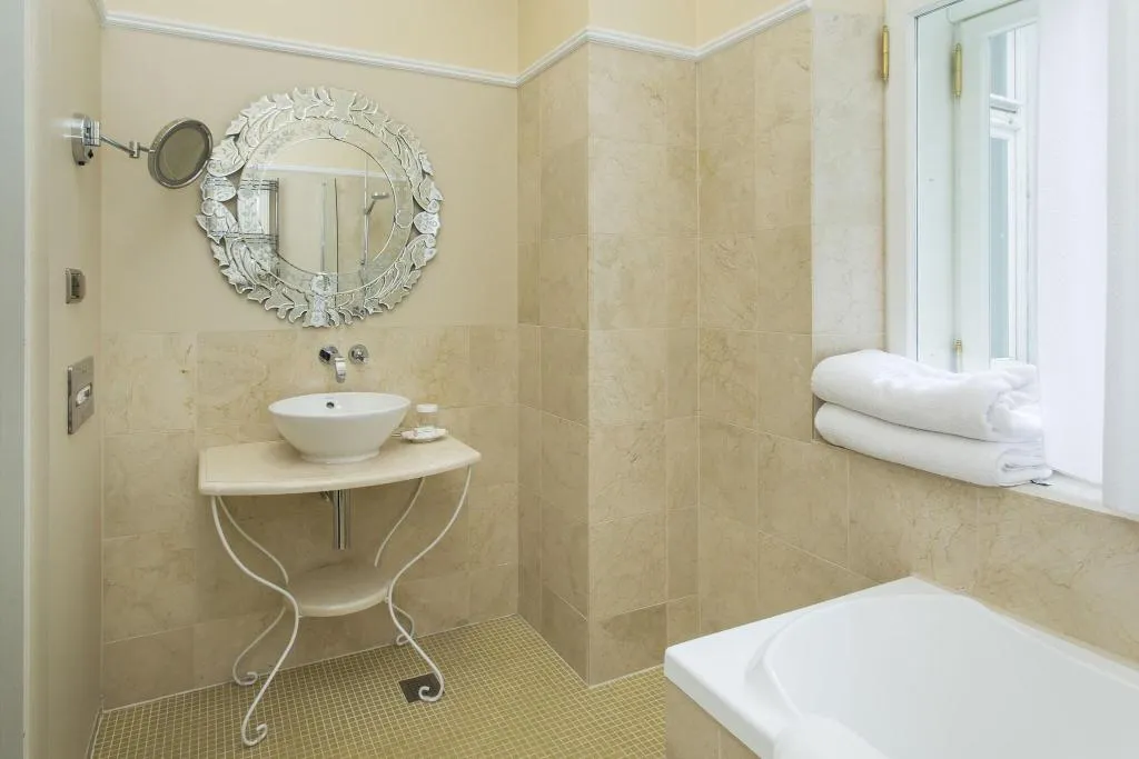 TWIN COMFORT Room, Hotel Telegraaf, Autograph Collection, Tallinn