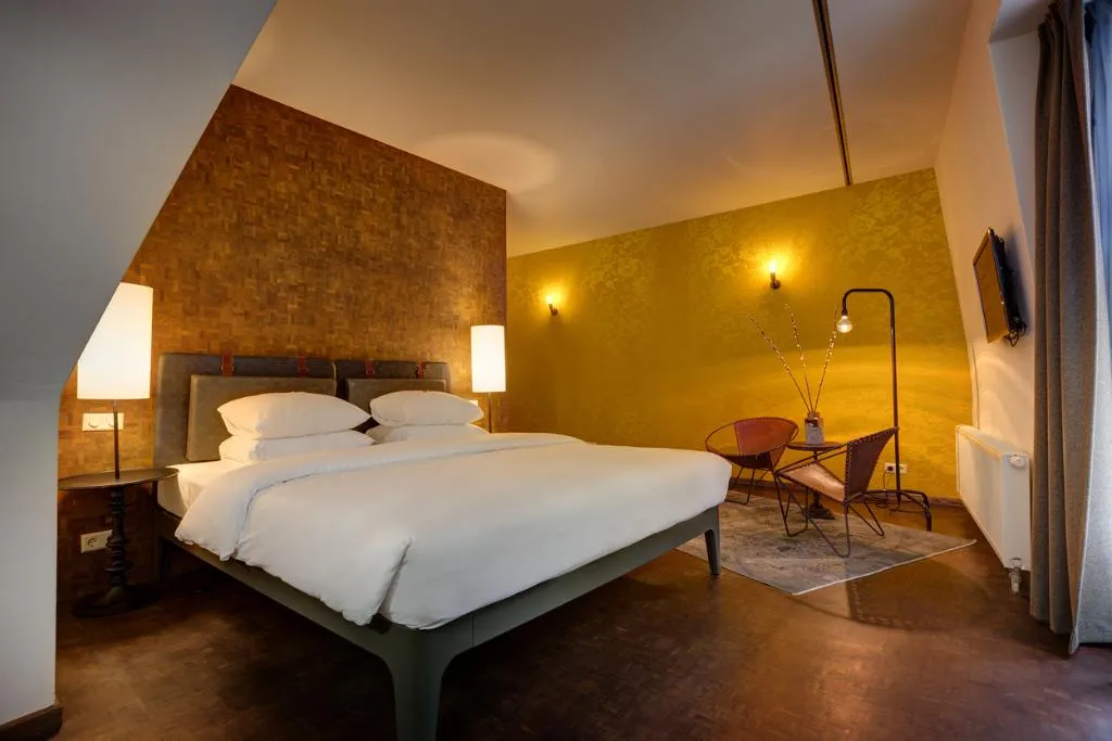 DOUBLE SUPERIOR Room, Hotel V Nesplein, Amsterdam