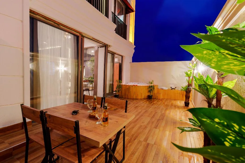 SUITE KING BED WITH JACUZZI Room, Mrt Suites Lara, Antalya