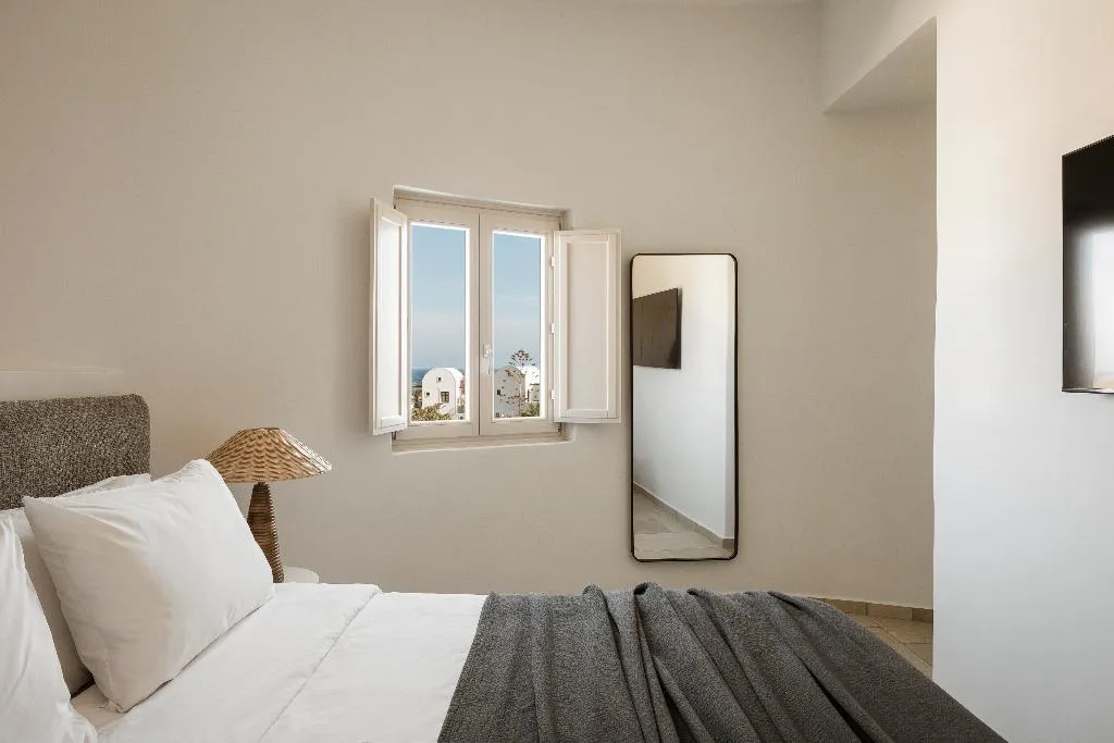 SUITE WITH PRIVATE POOL Room, Amaria Beach Resort, Athens