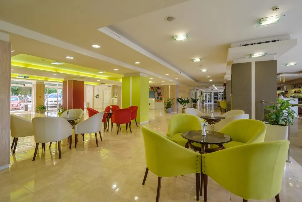 Lobby, Madara, Varna