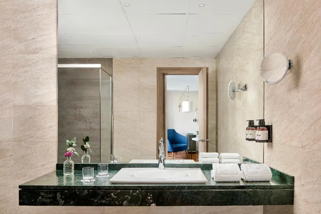 DOUBLE SUPERIOR Room, NH Paseo de la Habana, Madrid