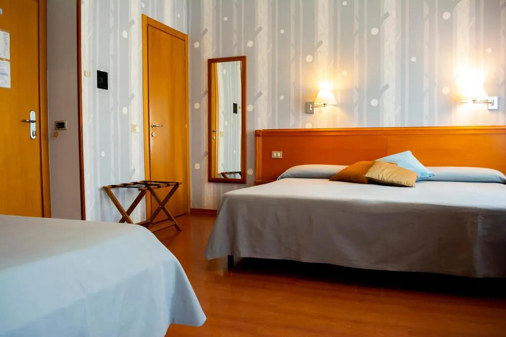 QUADRUPLE STANDARD Room, Eco Hotel Milano & Bioriso Restaurant, Milan