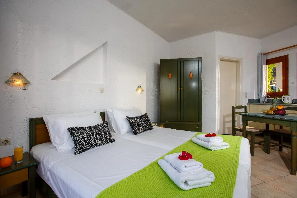 STUDIO CAPACITY 2 Room, Romantica Hotel Apartments, Crete