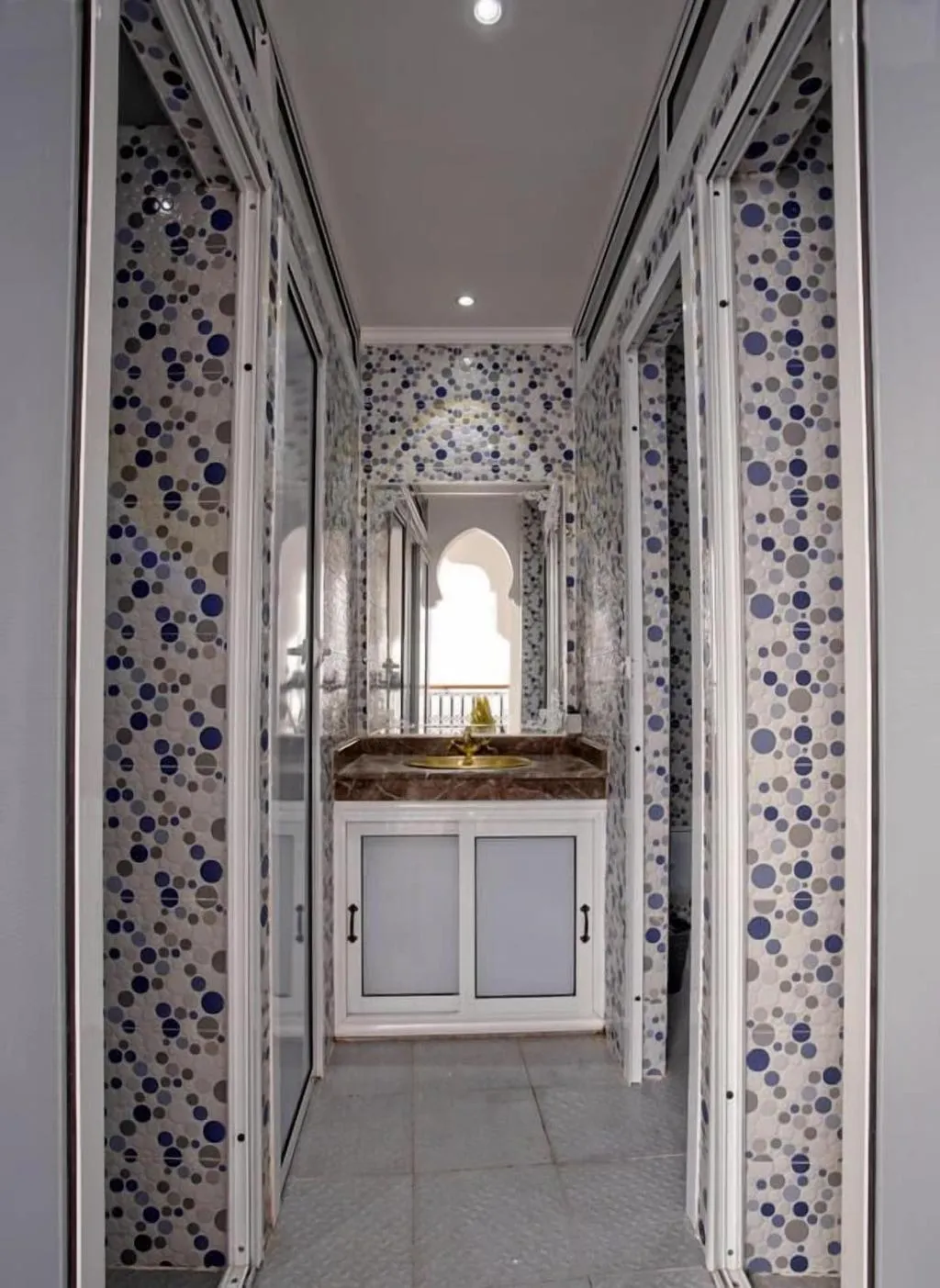 Room, Amour d'auberge, Marrakech