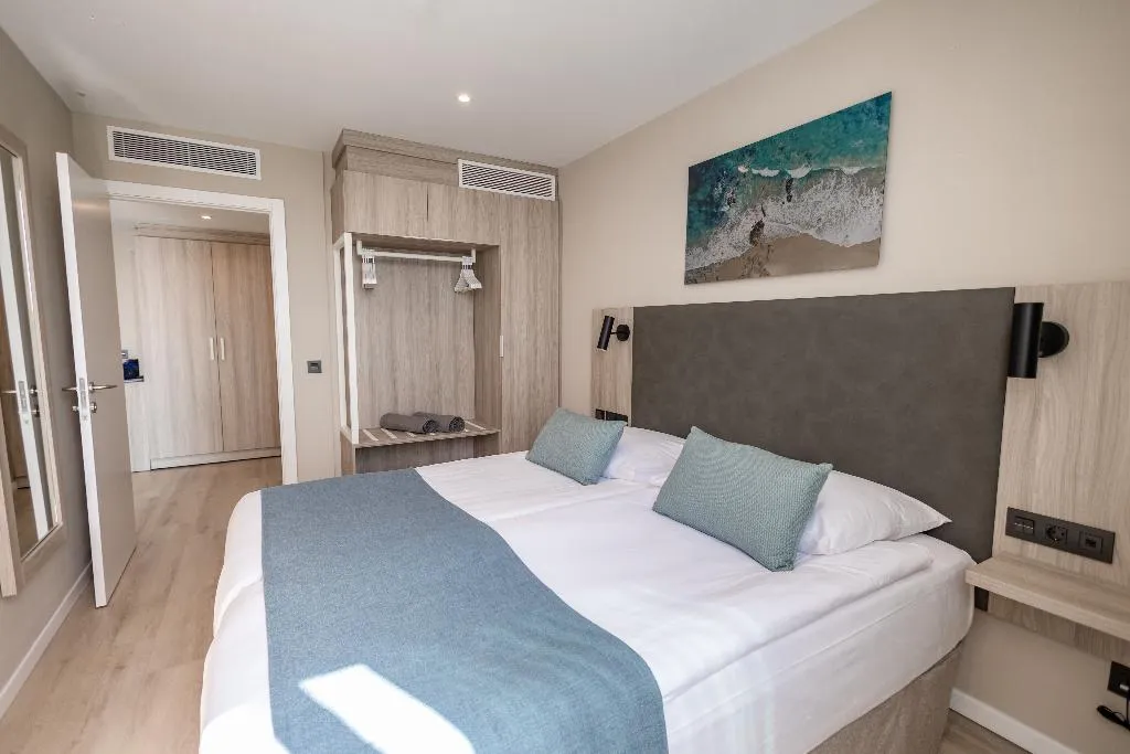 JUNIOR SUITE SEA VIEW Room, Servatur Puerto Azul, Gran Canaria