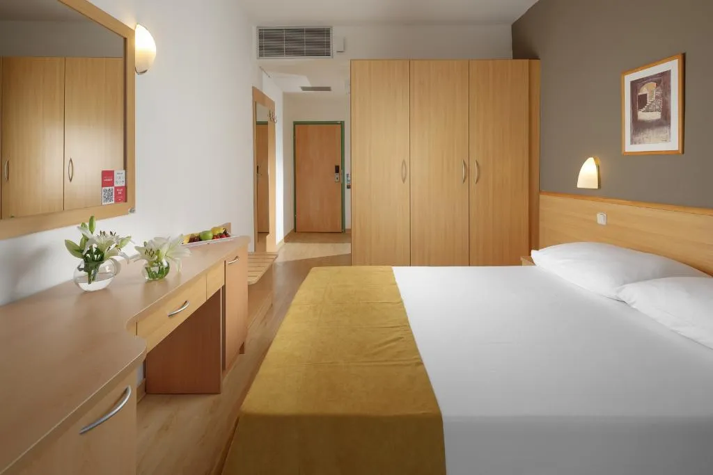 SINGLE STANDARD Room, Hotel Aurora Plava Laguna, Istria