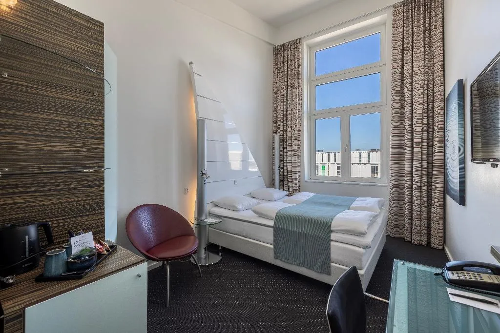 DOUBLE CAPACITY 4 TWO BEDROOMS Room, Copenhagen Island, Copenhagen