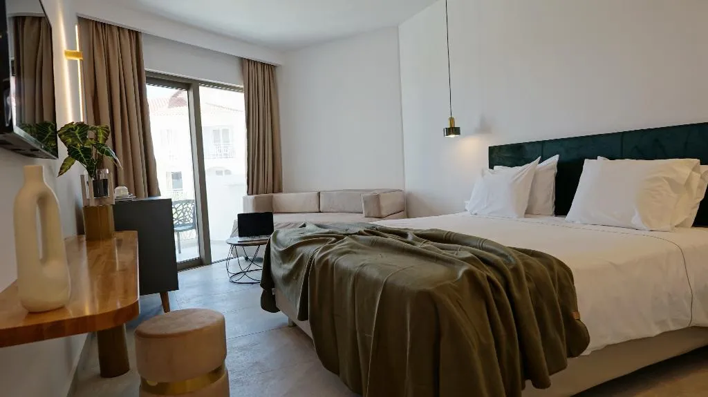 JUNIOR SUITE KING SIZE BED Room, Diana Palace Hotel Zakynthos, Zante