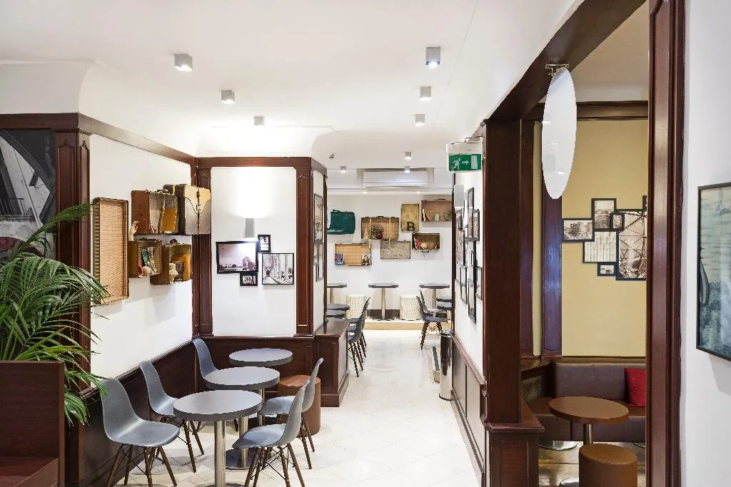 Restaurant, B&b Hotel Napoli, Naples