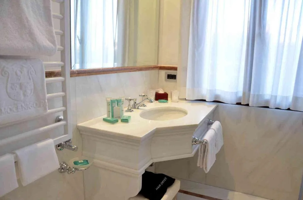 JUNIOR SUITE CAPACITY 2 Room, Nani Mocenigo Palace, Venice