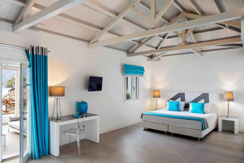 SUITE SEA FRONT Room, Marpunta Resort, Alonnisos Island