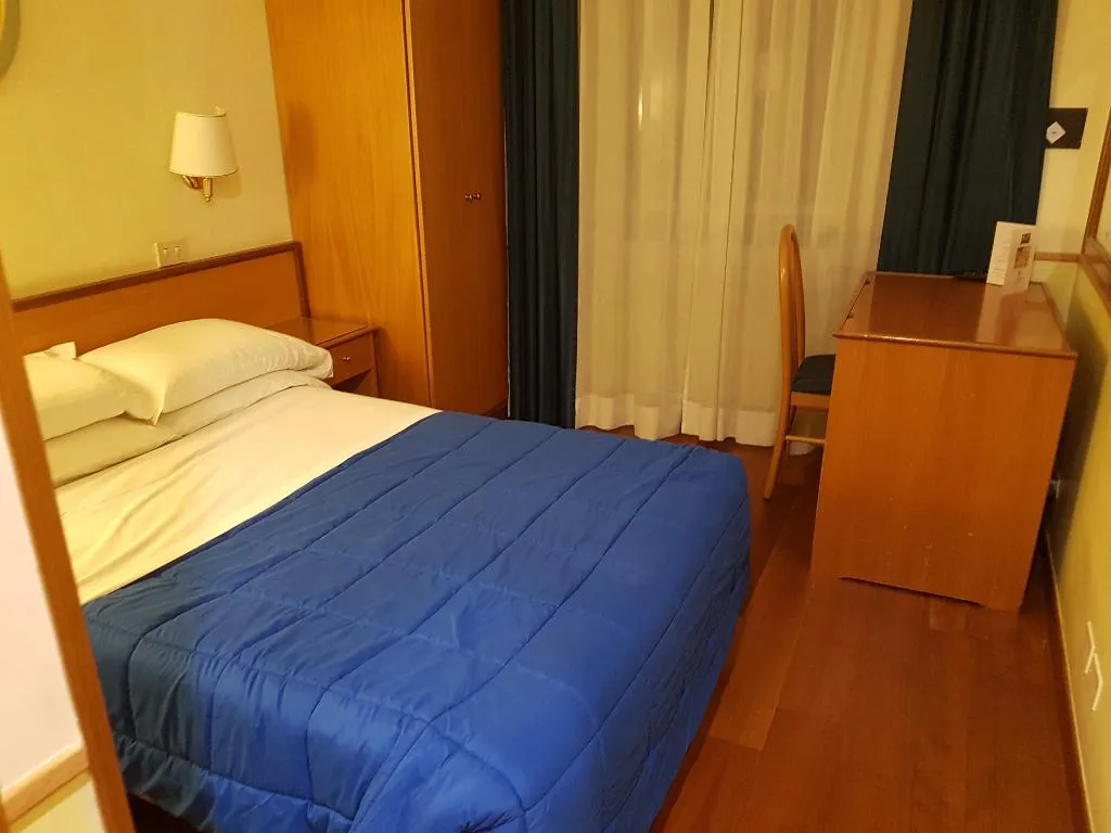 DOUBLE ECONOMY Room, Piemonte, Rome