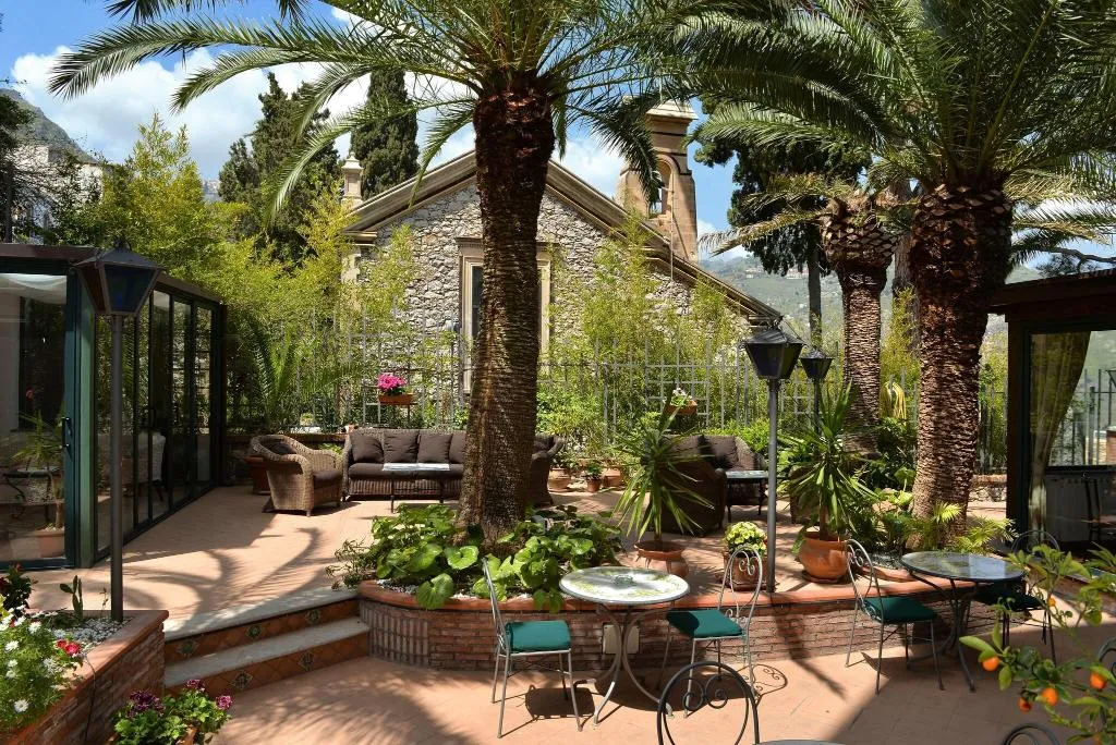 Terrace, La Pensione Svizzera, Taormina