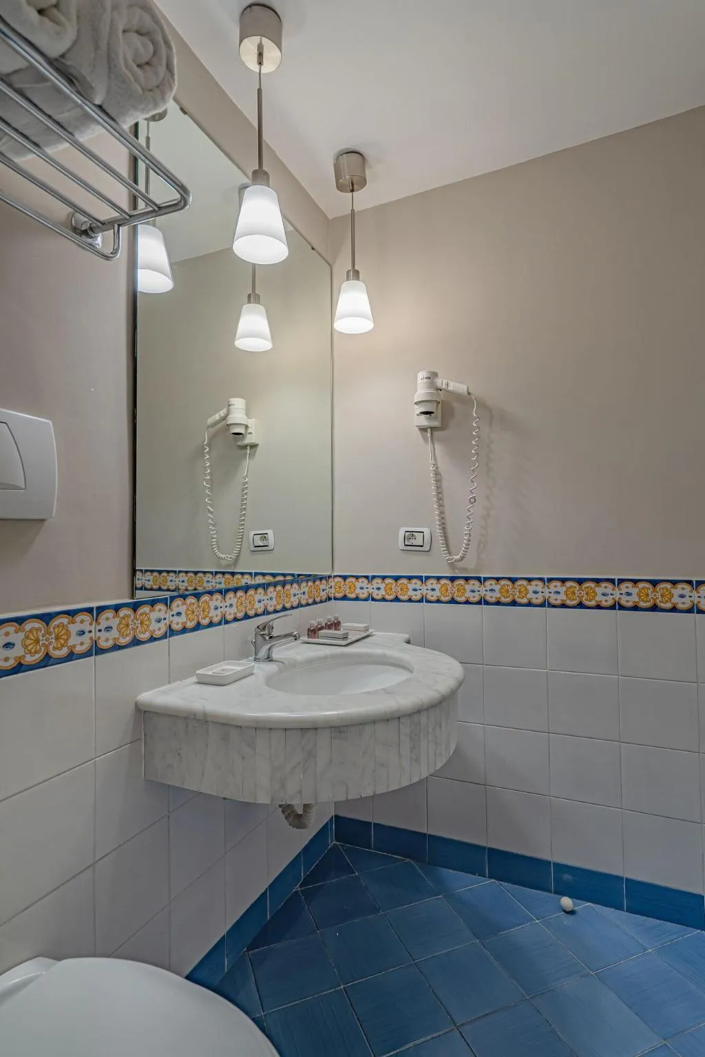DOUBLE SUPERIOR Room, Capri Hotel, Naples