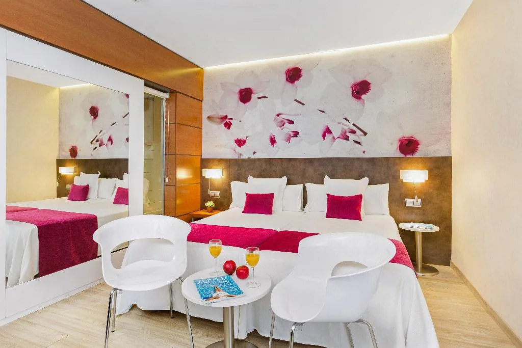 Double or Twin SUPERIOR POOL VIEW Room, Sumus Monteplaya, Costa Brava