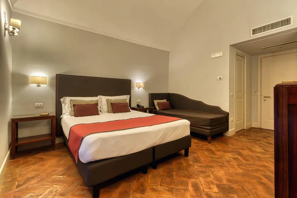 TRIPLE COMFORT Room, Decumani Hotel de Charme, Naples