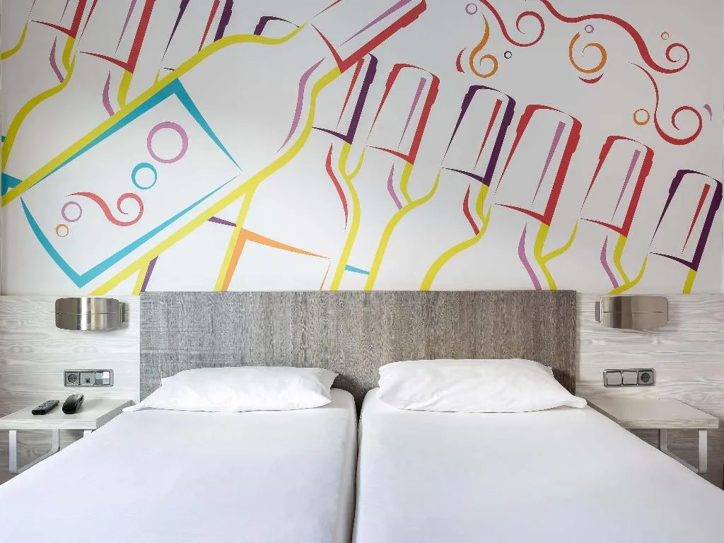 TWIN STANDARD Room, Ibis Styles Madrid Prado, Madrid
