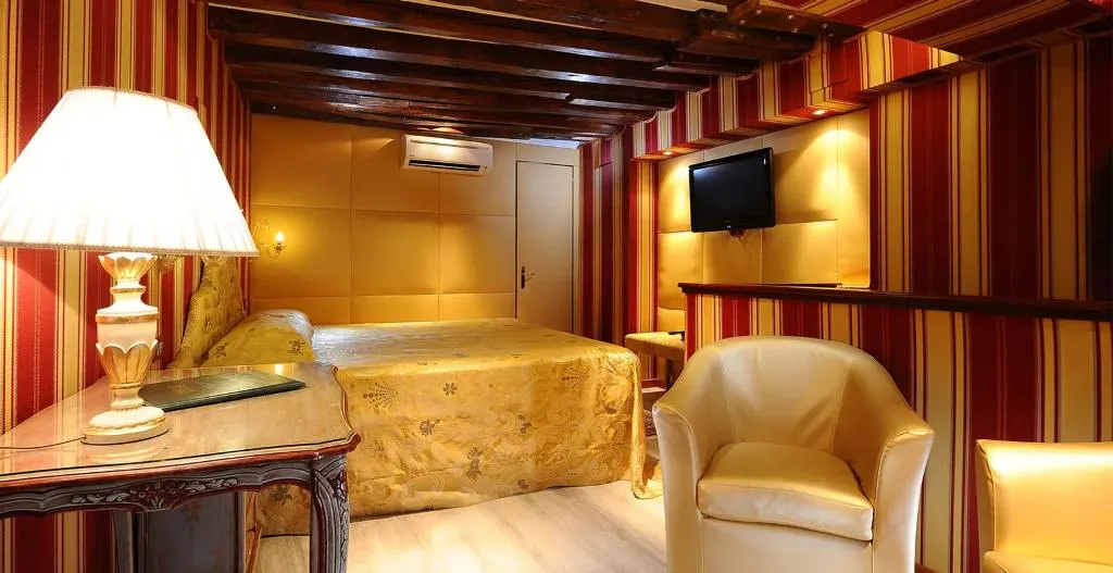 Double or Twin DELUXE Room, Ca' Marinella, Venice