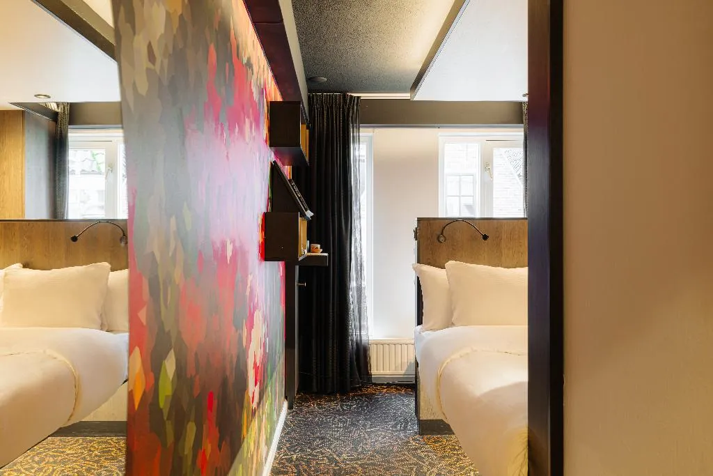DOUBLE BASIC Room, Leonardo Eden Hotel Amsterdam City Center, Amsterdam