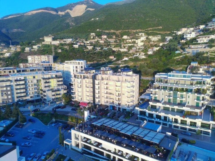 Thea Hotel, Kavaje