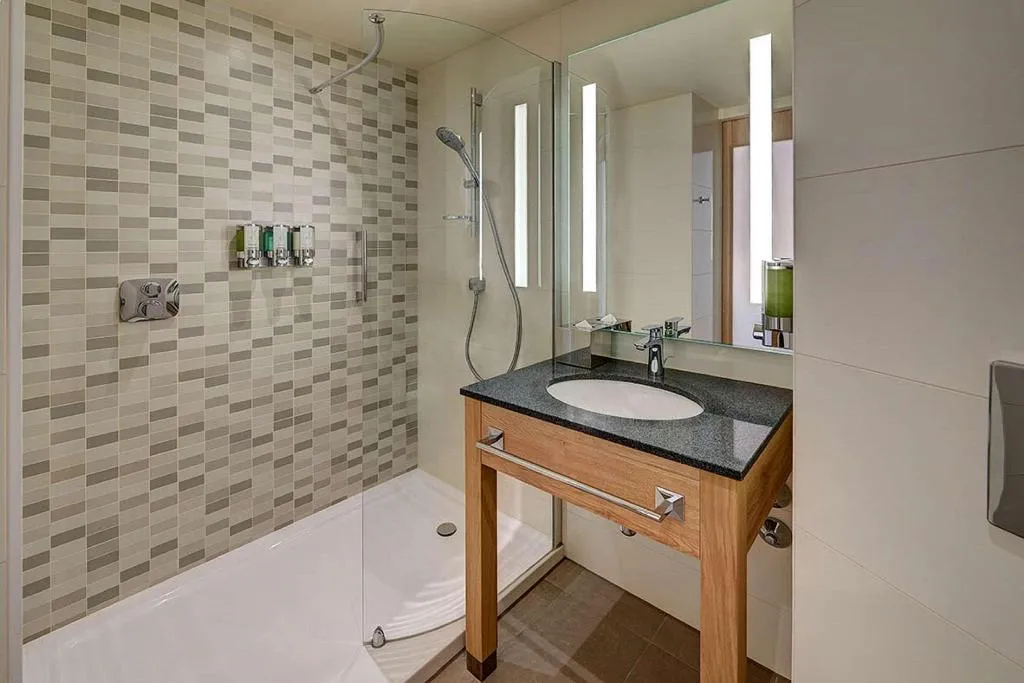 TWIN CITY VIEW Room, Hampton by Hilton Berlin City Alexanderplatz, Berlin