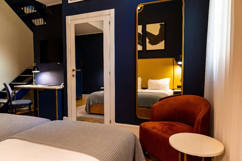 Room, The Cumberland, Malta