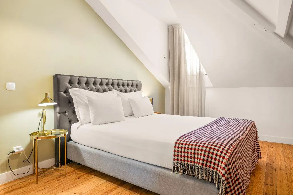 FAMILY ROOM DELUXE ONE BED Room, Casa do Bairro by Shiadu, Lisbon