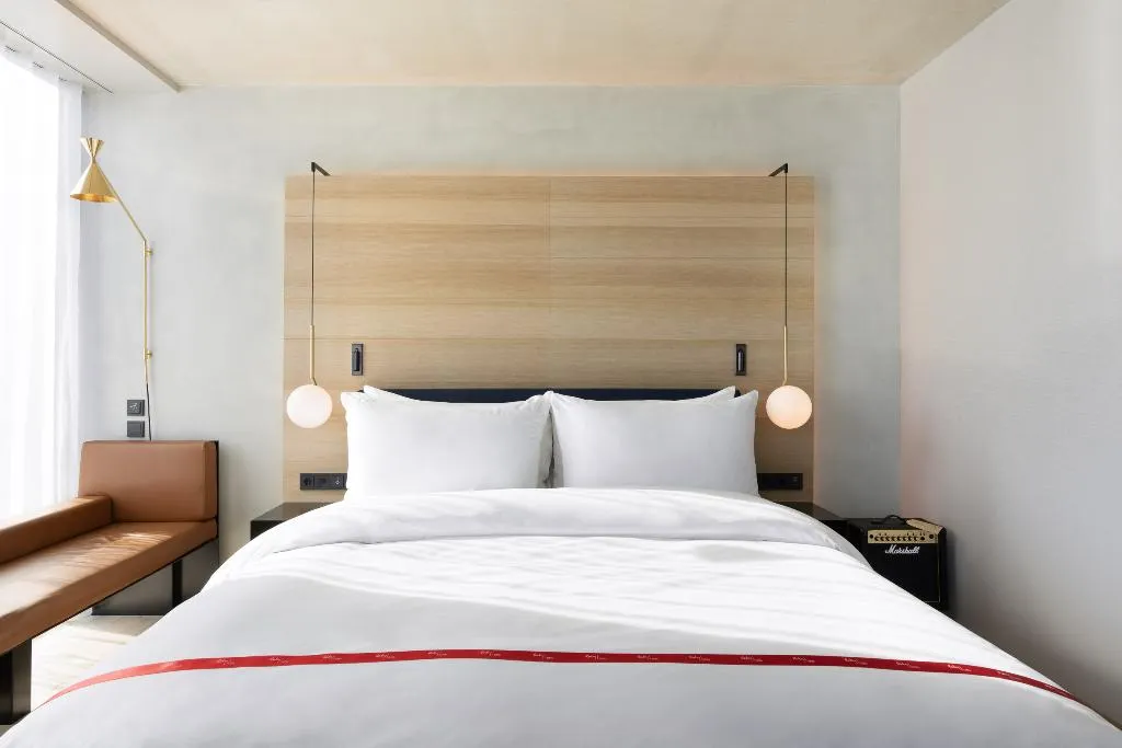 DOUBLE CLASSIC Room, Ruby Emma Hotel Amsterdam by IHG, Amsterdam