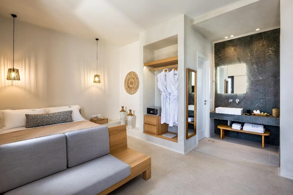 JUNIOR SUITE WITH JACUZZI Room, Venus Sunrise Suites & Villas, Santorini