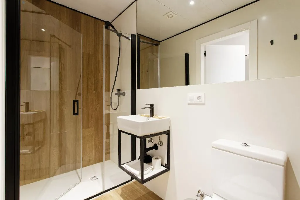 QUADRUPLE SUPERIOR WITH VIEWS Room, Green House Hotel, Barcelona