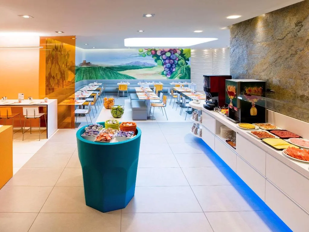 Restaurant, Ibis Styles Madrid Prado, Madrid