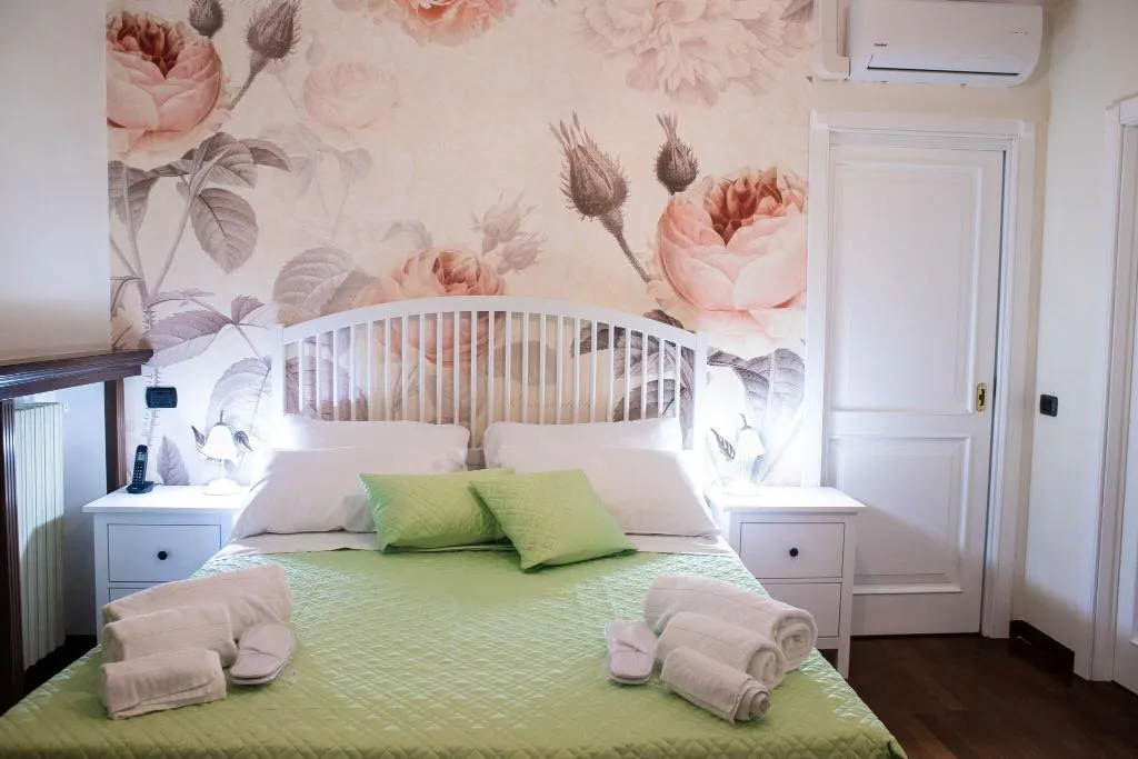 Room, Bed Boutique Napoli Colors, Naples
