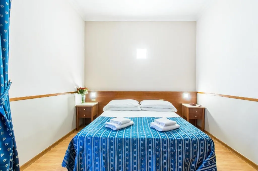 DOUBLE SINGLE USE ECONOMY Room, Tempio di Pallade, Rome