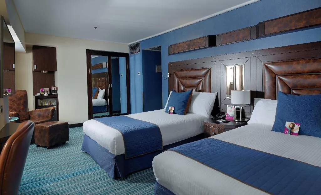 TWIN PREMIUM Room, Crowne Plaza Athens, Athens