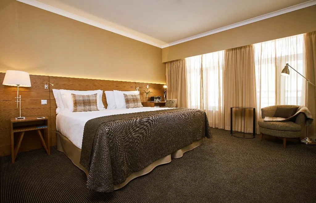 TRIPLE SUPERIOR Room, PortoBay Marques, Lisbon