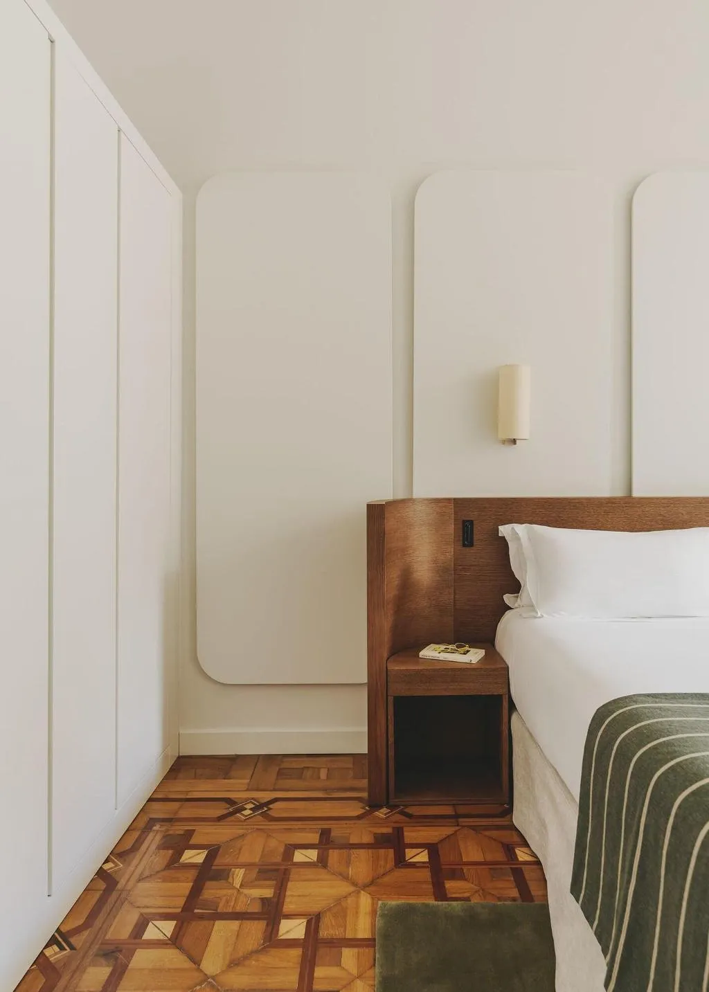 STUDIO KING SIZE BED Room, Regina, Barcelona