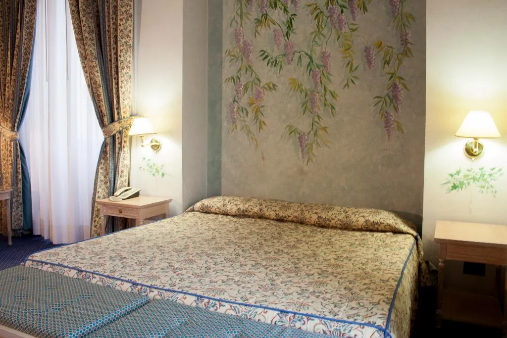 JUNIOR SUITE WITH BALCONY Room, De la Ville, Rome