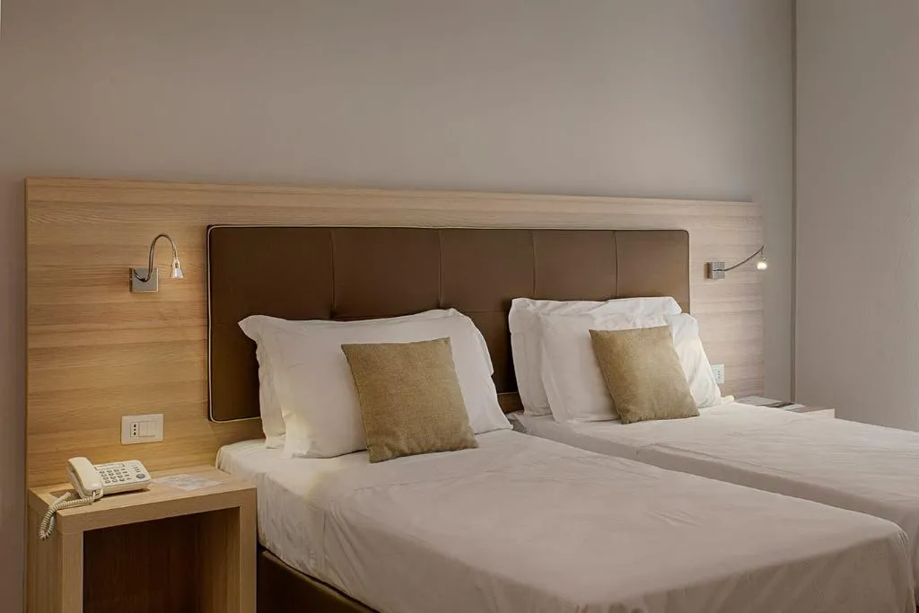Room, American Hotel, Naples