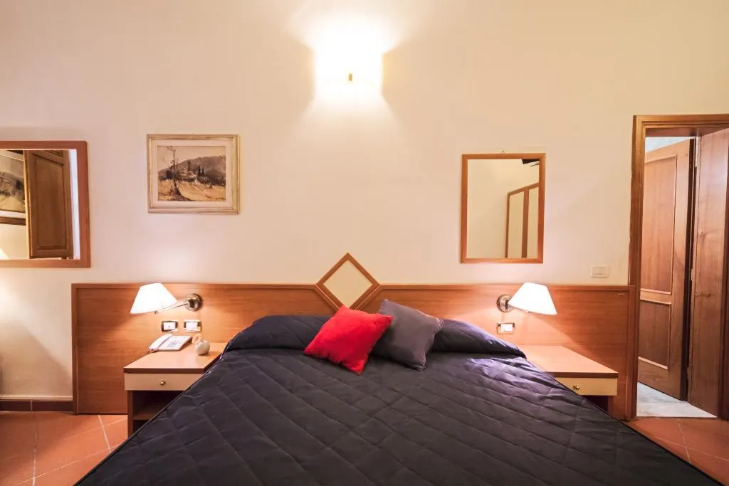DOUBLE STANDARD Room, Maxim Axial, Florence