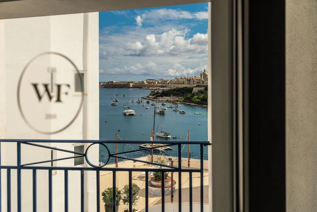 SUITE DELUXE KING BED Room, The Waterfront Hotel, Malta