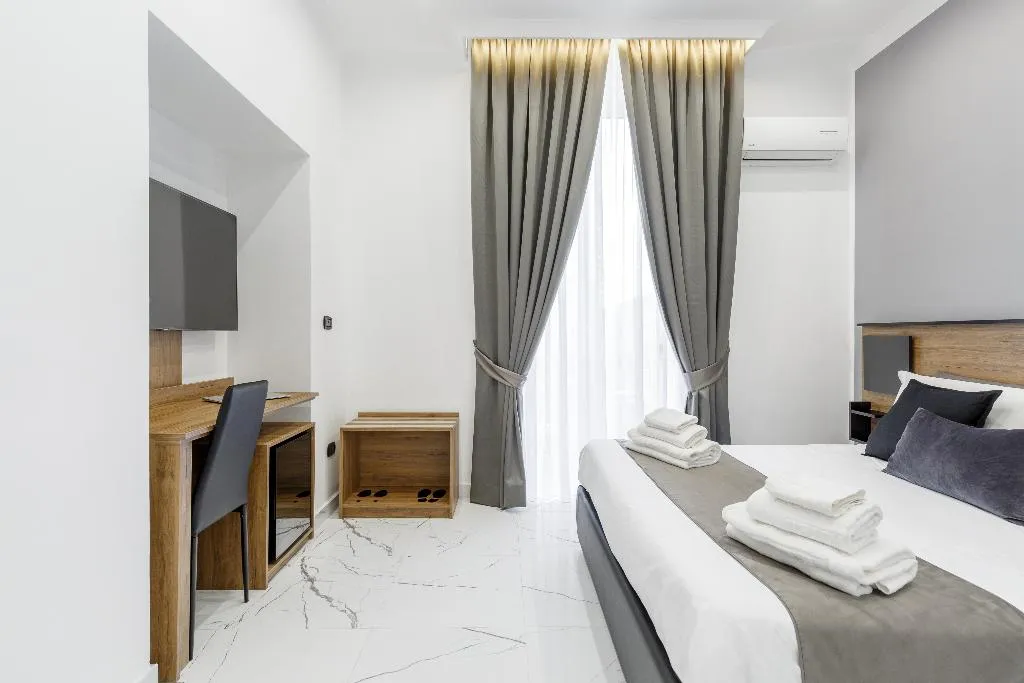 DOUBLE MOUNTAIN VIEW Room, Sant'Angelo Suites, Naples